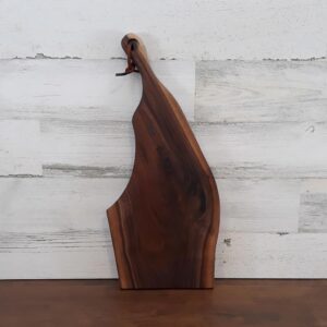 small-black-walnut-cutting-board-with-handle