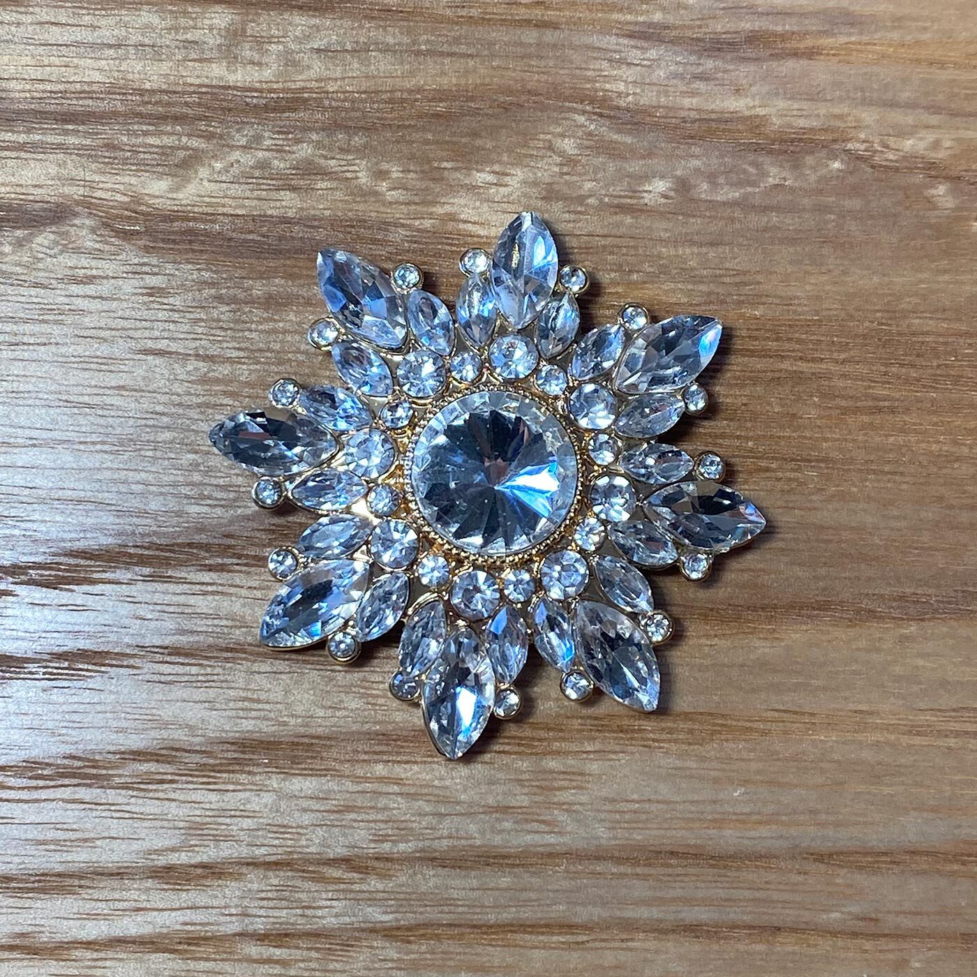 Magnetic-Scarf-Pin-Starburst